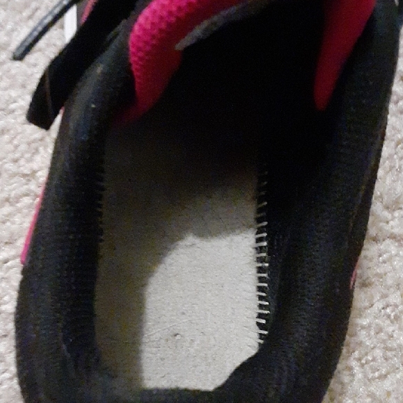 Nike Women's Black and Pink Running Shoes - Picture 5 of 9